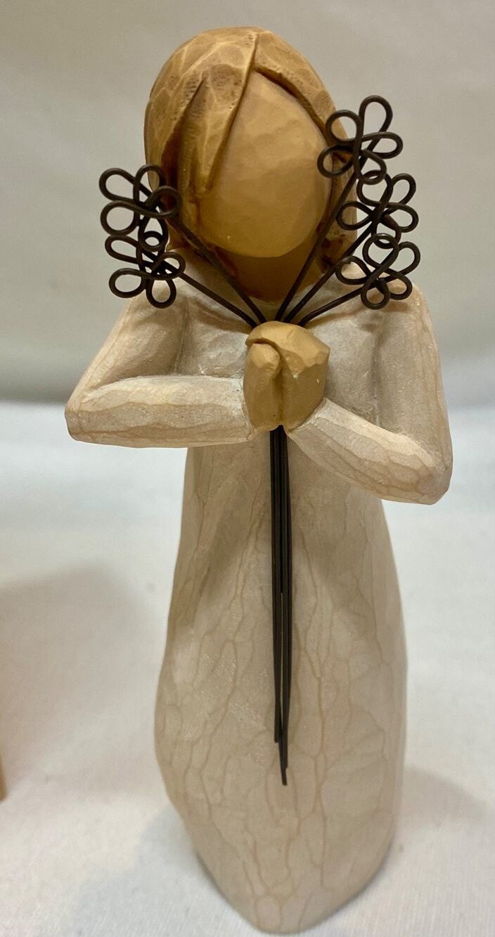 Willow Tree Figurine - Friendship 26155 By Susan Lordi